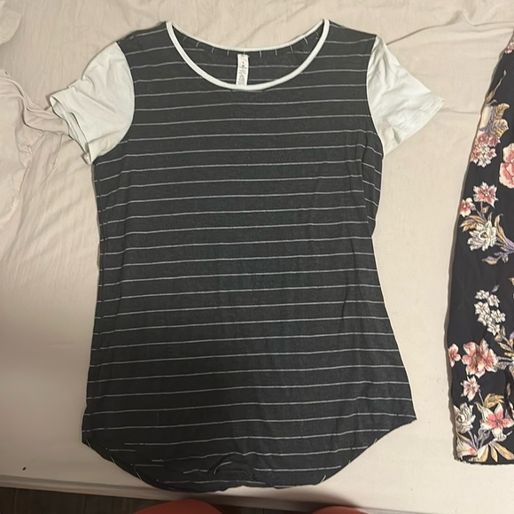 lululemon athletica Tops - Lululemon short sleeve relax T